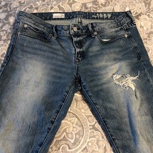 GAP 30S “Always Skinny” Distressed Crop Jeans